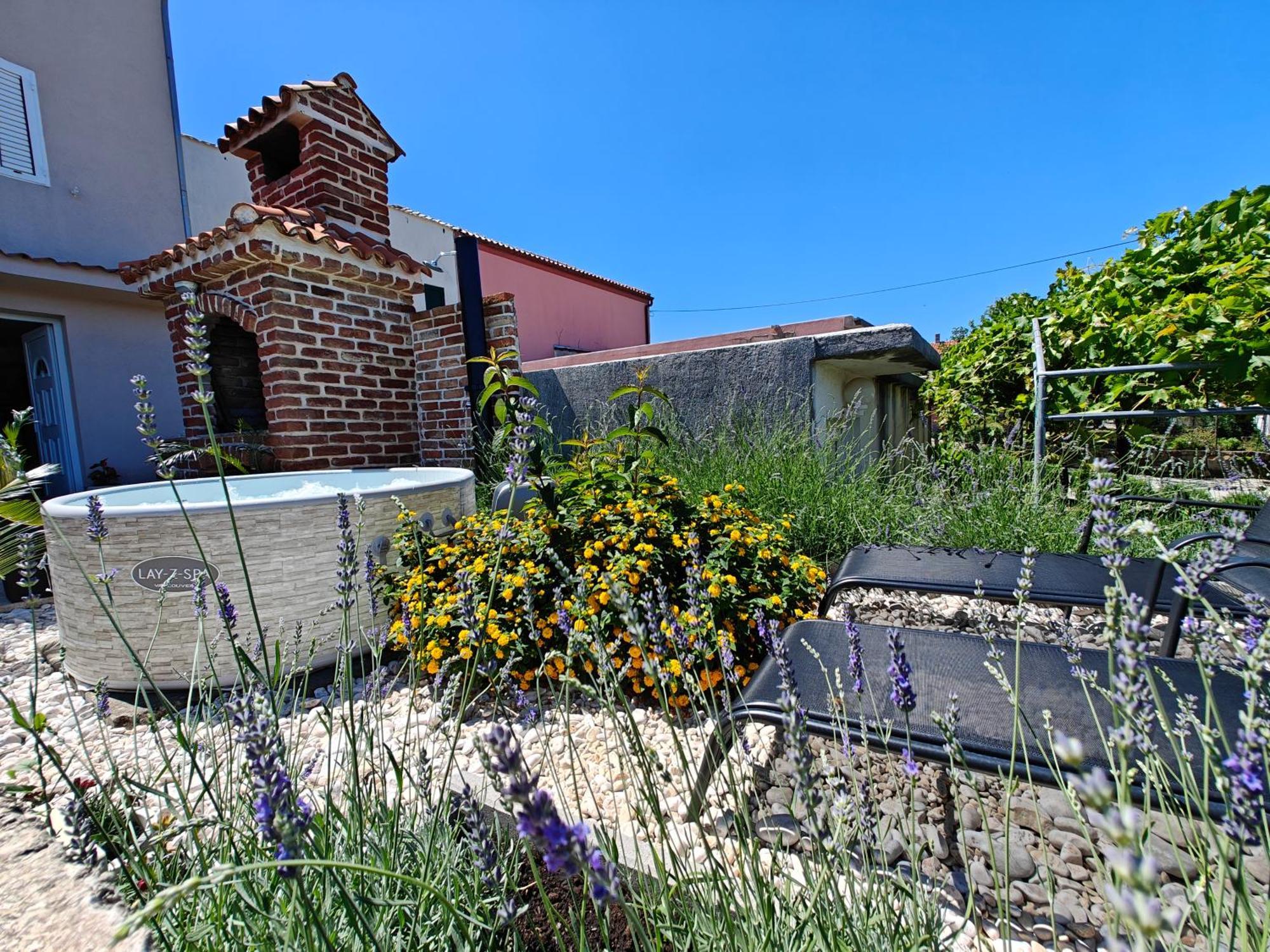 Holiday House Rab Kampor Екстериор снимка