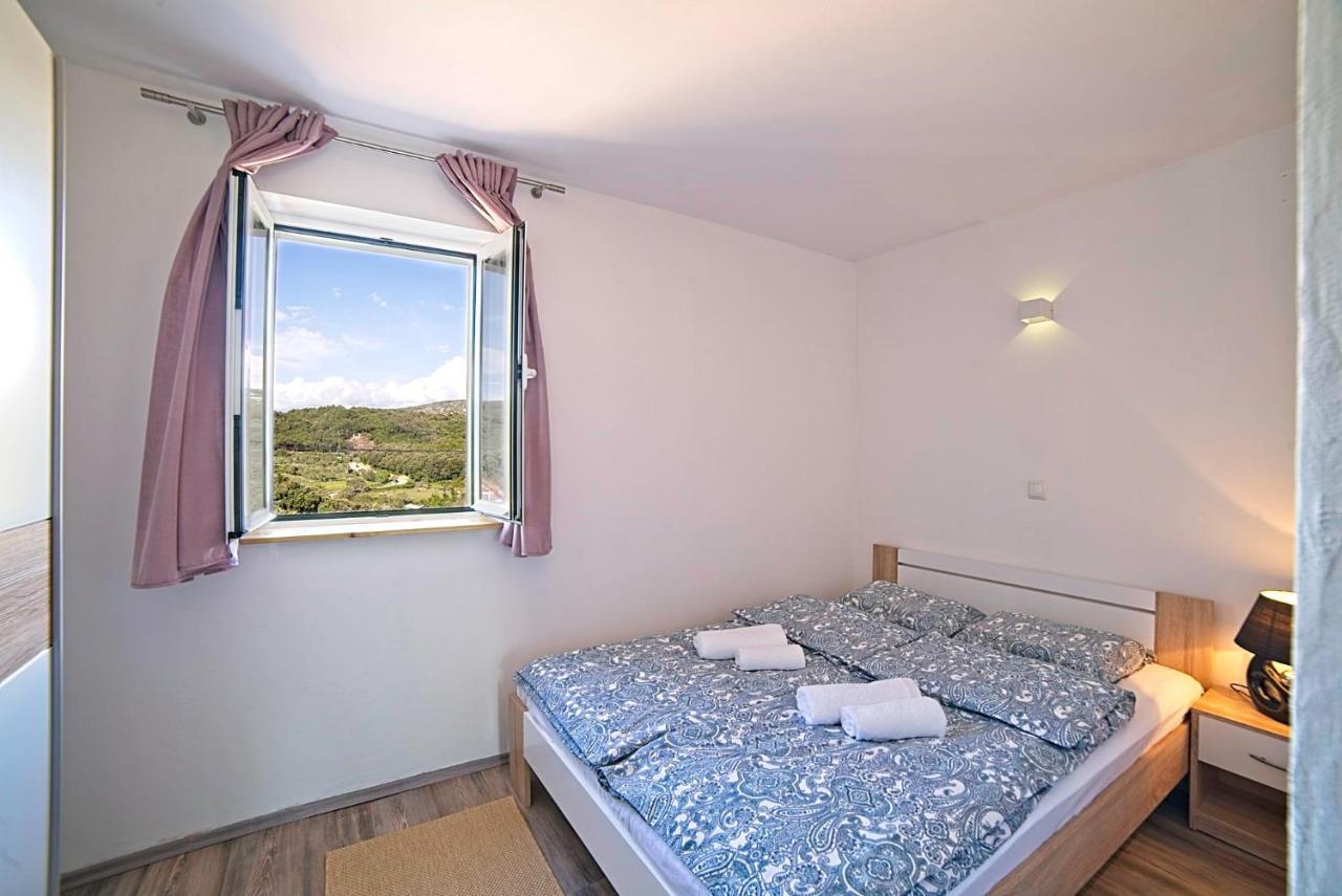 Holiday House Rab Kampor Екстериор снимка