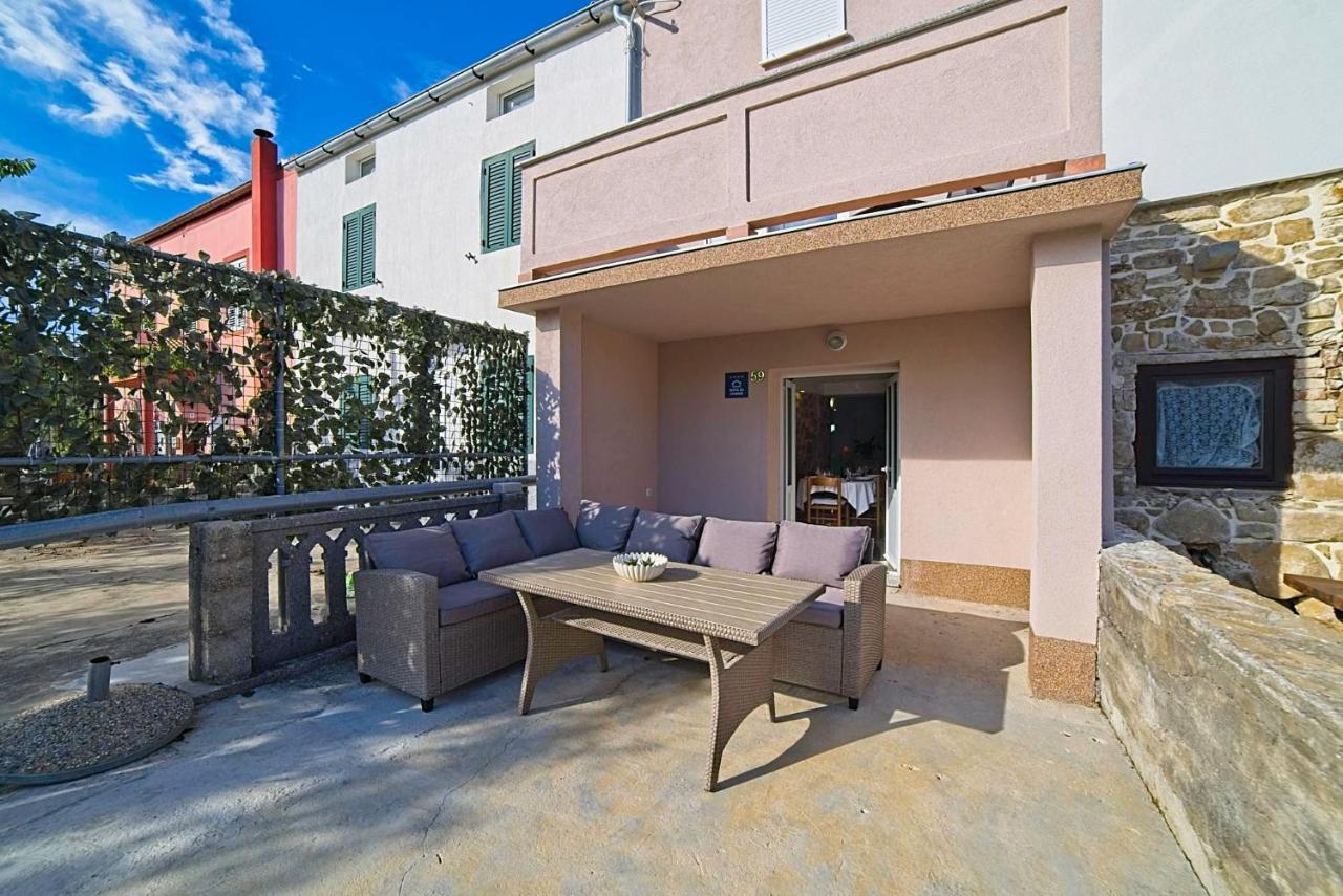 Holiday House Rab Kampor Екстериор снимка