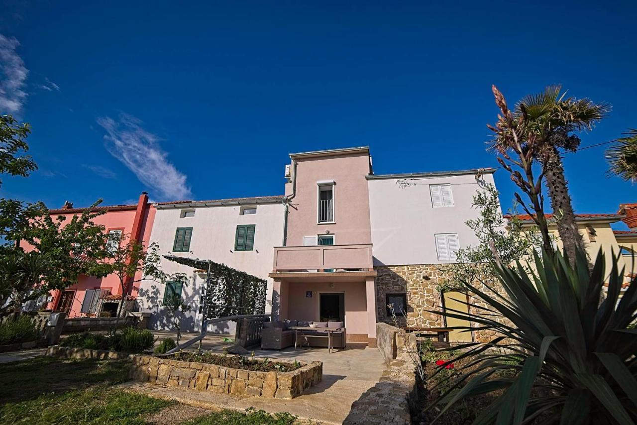 Holiday House Rab Kampor Екстериор снимка