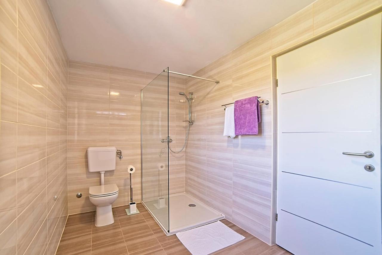 Holiday House Rab Kampor Екстериор снимка